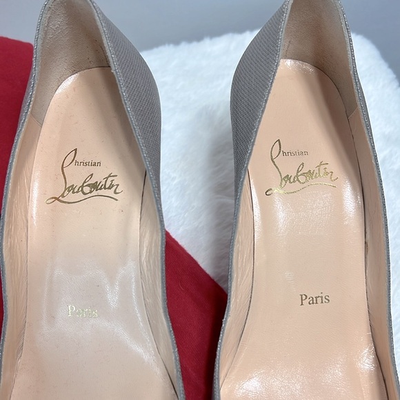 Christian Louboutin Gray/Silver Pointed Toe pump size 37 - Picture 4 of 11